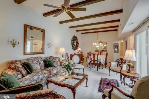 54 Valleybrook Dr, Lancaster PA  17601-4612 exterior