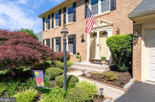 7906 Deerlee Dr, Springfield, VA 22153-4100
