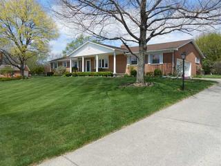 316 Holiday Dr, Springfield, OH 45505-1647