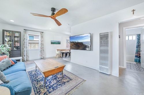 4461 115th St, Hawthorne, CA 90250-1045