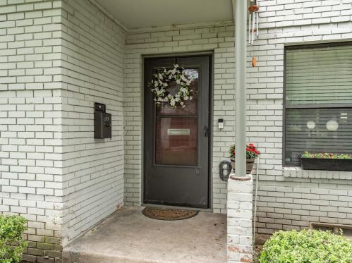 4930 Hall St, Dallas, TX 75235-8812