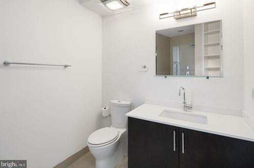 920 Front St, Philadelphia PA 19123-4304 exterior