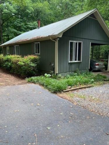 210 Stewart Ln, Clarkesville, GA 30523-5539