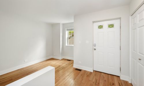 2608 Bloomingdale Ave, Chicago, IL 60647-4230