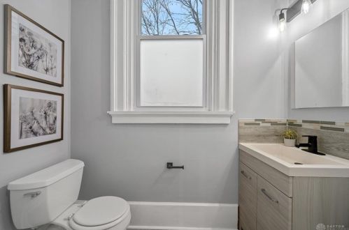 3207 Hackberry St, Cincinnati OH  45207-1820 exterior