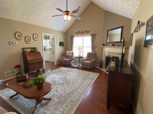 418 Mockingbird Dr, Loganville, GA 30052-7392