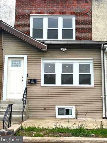 6128 Lindbergh Blvd, Philadelphia PA  19142-3414 exterior