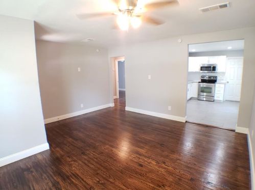 4924 Royal Dr, Fort Worth TX  76116-8828 exterior