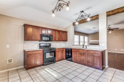 717 Kentucky Derby Ln, Fort Worth TX  76179-7317 exterior