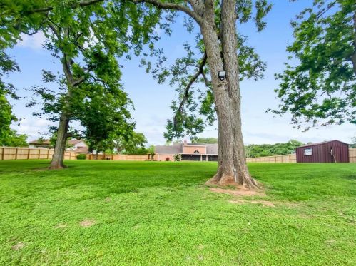 221 Pecan Est Rd, Angleton TX 77515-8463 exterior