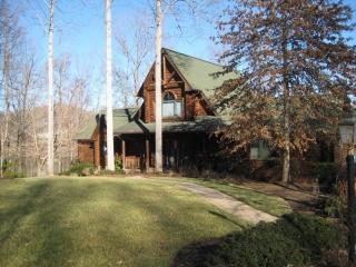 289 Admirals Way, Glade Hill, VA 24092-4064