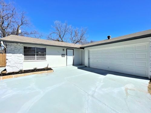 1221 Fairmont St, Irving TX  75062-6654 exterior