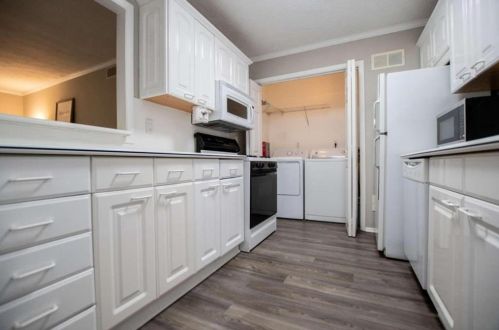 101 Country Park Dr, Smyrna GA  30080-8215 exterior