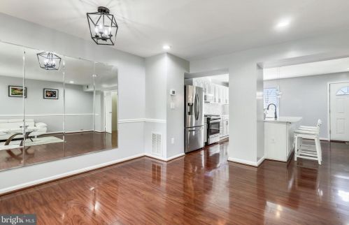 9270 Sprucewood Rd, Springfield VA  22015-3559 exterior