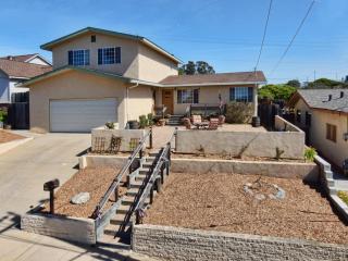 1106 Sunnyhill Ct, Seaside, CA 93955-6025