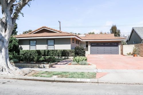 5041 Galway Cir, Huntington Beach, CA 92649-1211