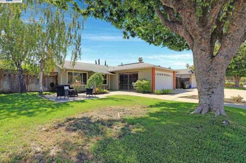 867 Curlew Rd, Livermore, CA 94551-6103