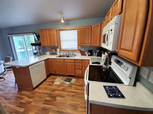1224 Birch Ave, Mankato, MN 56001-6241
