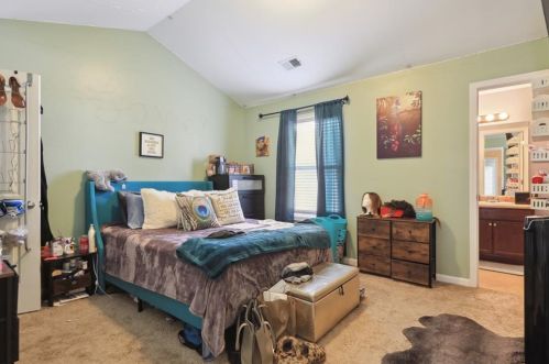 1811 Laurel Green Way, Atlanta GA  30344-8215 exterior