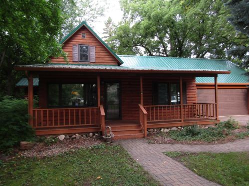 208 21st St, Benson, MN 56215-1624