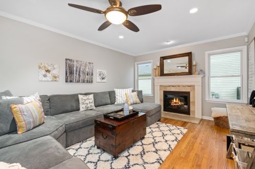 1217 Dogwood Ln, Carol Stream IL  60188-3322 exterior