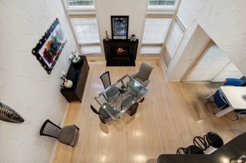 900 Fountain View Dr, Bannockburn IL  60015-4847 exterior