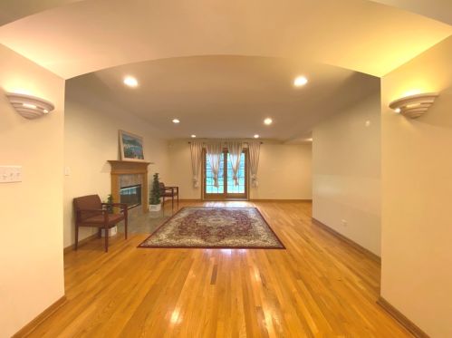 1133 Davis Ave, Bannockburn IL  60015-2123 exterior