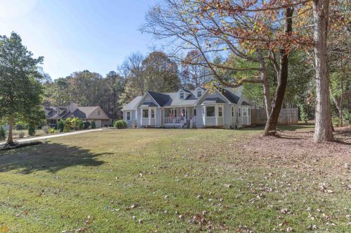 223 Hayes Ln, Rex, GA 30273-1552