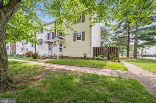 9328 Humphries Dr, Springfield VA  22015-1543 exterior