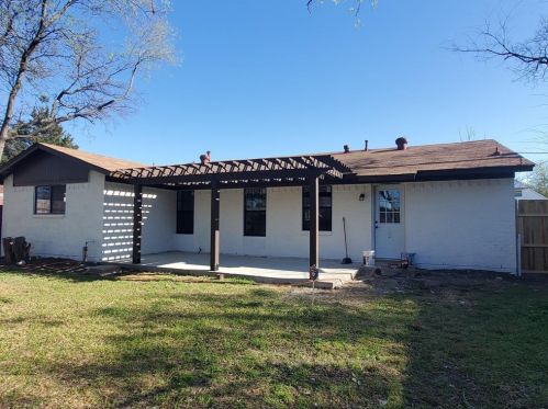 3525 Edgewood Dr, Garland TX  75042-7008 exterior