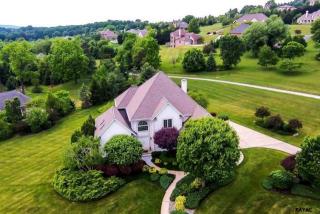 1540 Wyndham Dr, York, PA 17403-5922