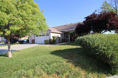 166 Goldenrod Ave, Perris, CA 92570-7239