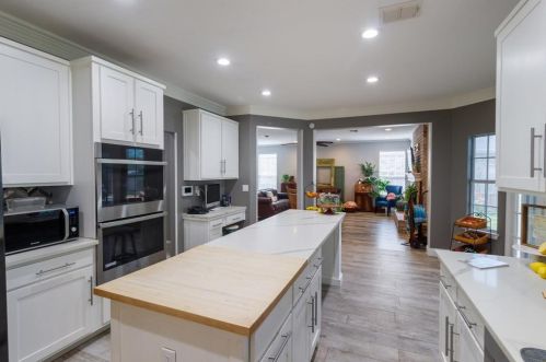 7567 Arcadia Trl, Fort Worth TX  76137-3577 exterior