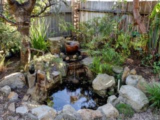 327 Montecito Ave, Monterey, CA 93940-3822