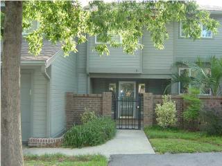 30 Wappoo Creek Pl, Charleston, SC 29412-2120