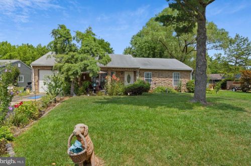 147 Arbor Meadow Dr, Erial, NJ 08081-1758
