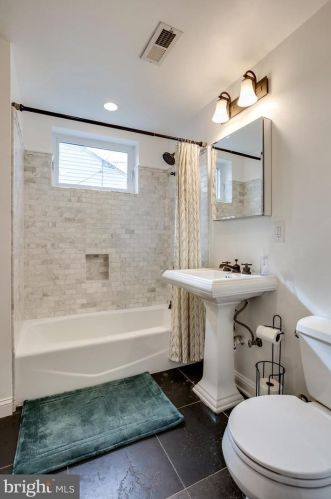 1511 Delmont Ln, Silver Spring MD 20912-7036 exterior