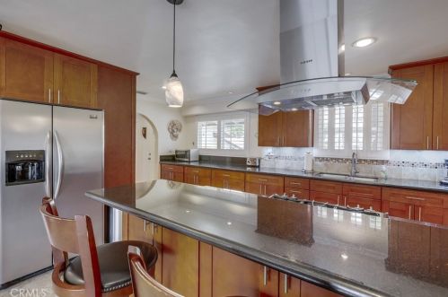 305 Kenmore St, Anaheim CA  92804-2114 exterior