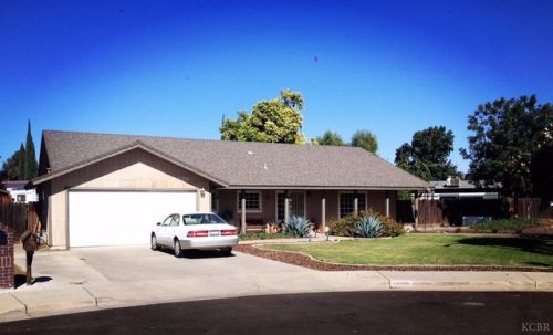 1228 Acacia Ct, Lemoore, CA 93245-1748