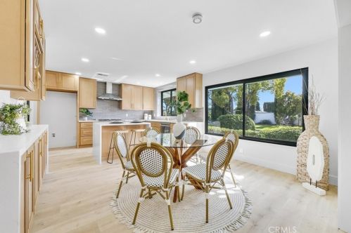 1081 Dorsetshire Ln, Santa Ana, CA 92705-2347