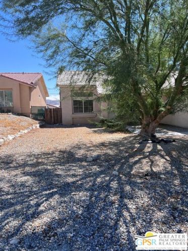 13640 El Rio Ln, Desert Hot Springs, CA 92240-5543