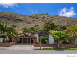 1041 Kalapaki St, Honolulu, HI 96825-2705