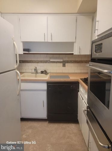 3800 Conshohocken Ave, Philadelphia, PA 19131-2822