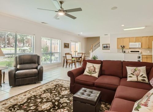 4333 Cyn Gln Cir, Austin TX  78732-2185 exterior