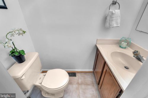 2938 Schoolhouse Cir, Silver Spring MD 20902-2561 exterior