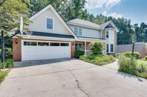 5165 Bowers Brook Dr, Lilburn, GA 30047-5172