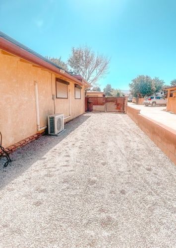 4246 Avenue, Lancaster, CA 93535-7726