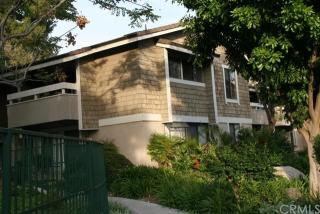 74 Streamwood, Irvine CA  92620-1934 exterior