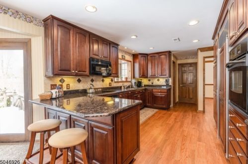 1 Fenwick Ct, Flemington, NJ 08822-3152