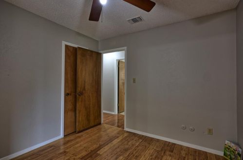 6105 Meredith Ln, Fort Worth TX  76134-2510 exterior